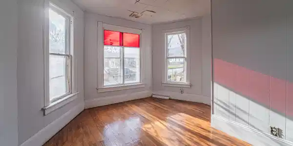 Image 4: Living room