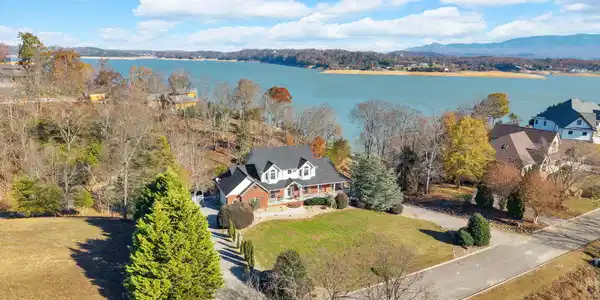 Image 3: 50-web-or-mls-433 River Bend Dr-50