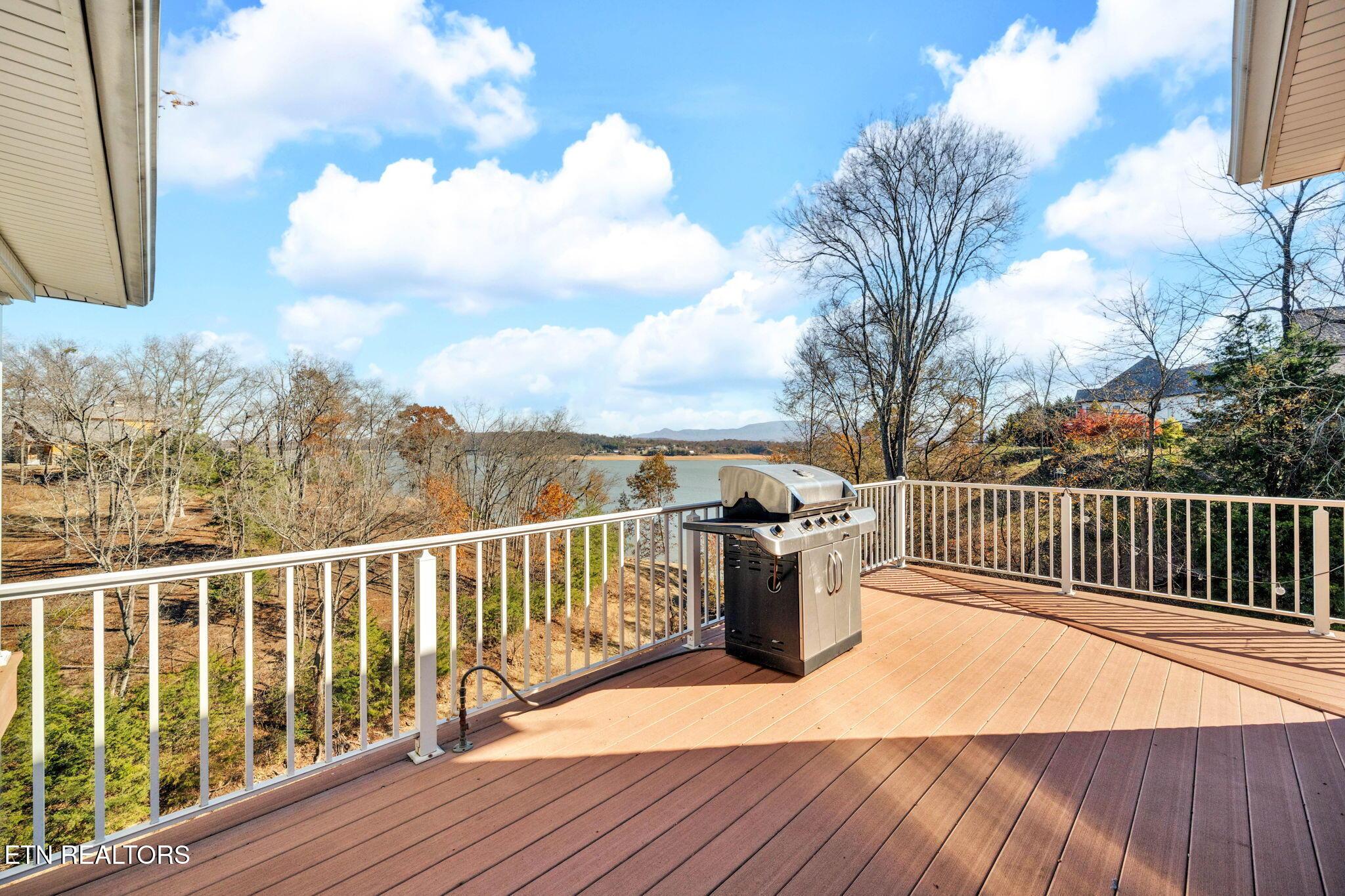 Image 4: 44-web-or-mls-433 River Bend Dr-44