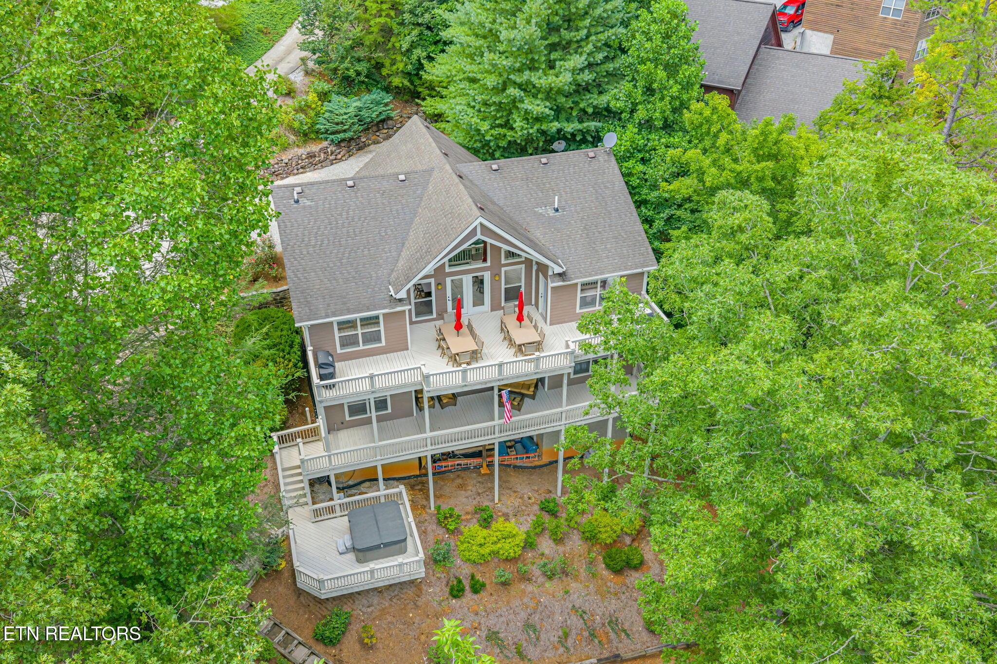 Image 3: 69-web-or-mls-678 Waterfront Trail-70