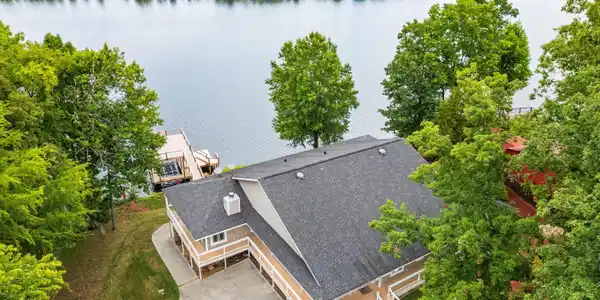 261 Lakewood Circle Drive