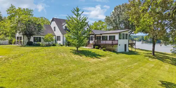 4320 Beechwood Rd