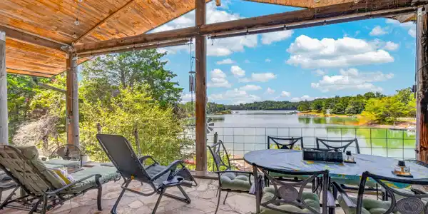 976 Lake Smoky Rd