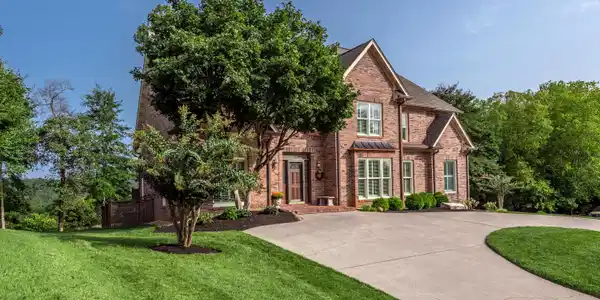 822 Glensprings Drive