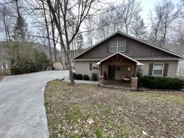 677 Yoakum Hollow Rd