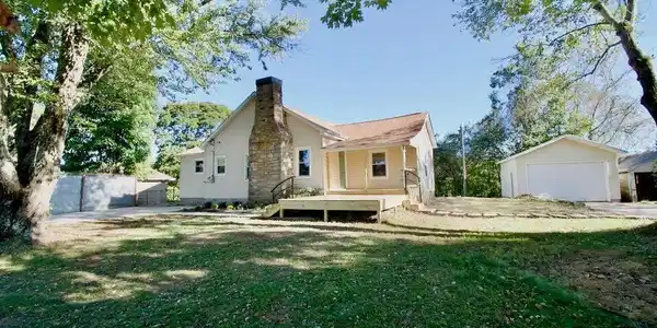 2925 Mentor Rd