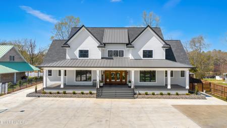 196 Lakeview Cove Drive
