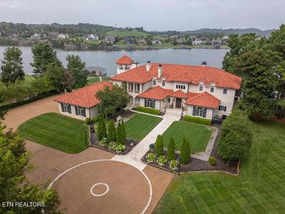 8719 Inlet Drive