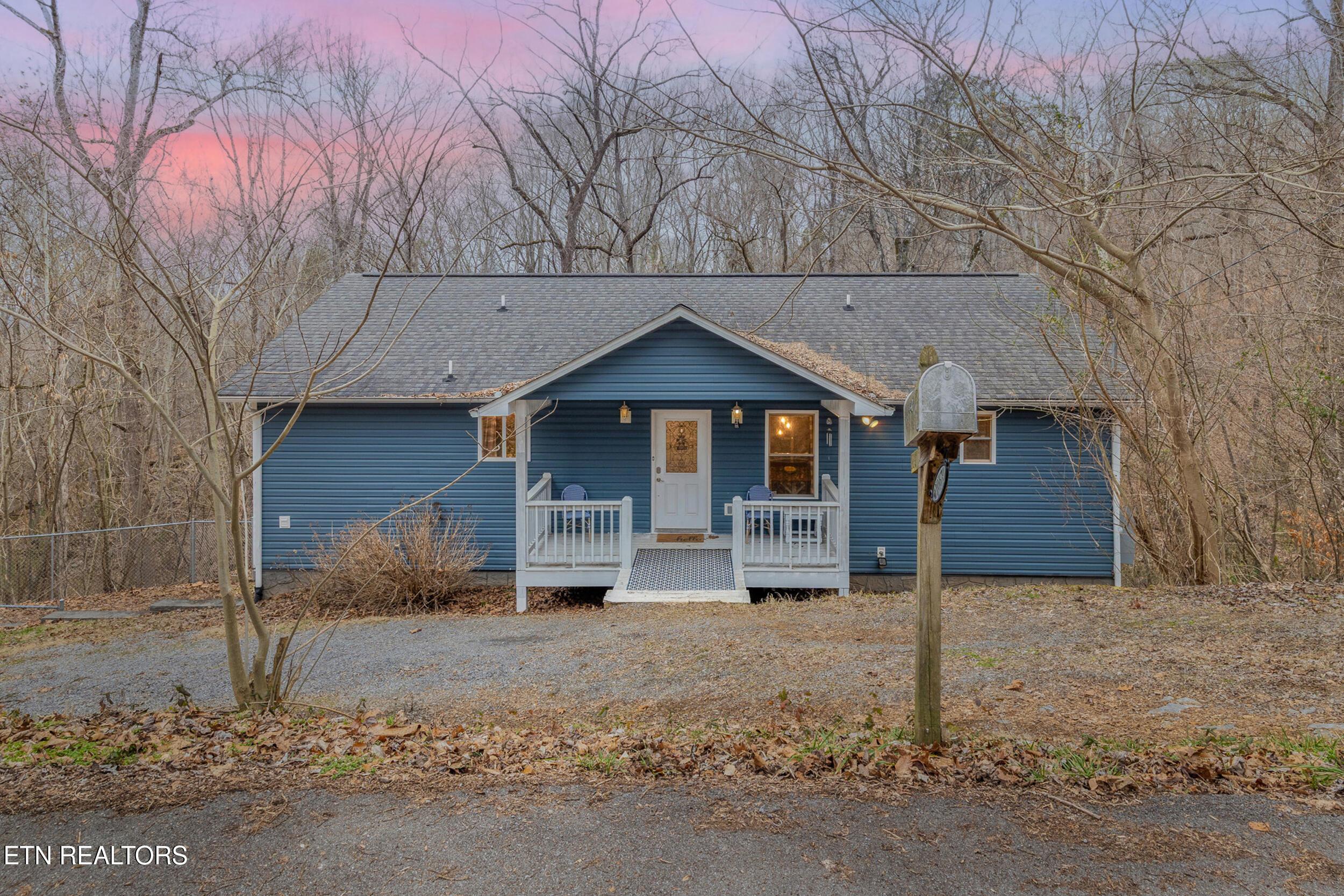 Image 1: 1_1_2067_highpoint_way_0001-twilight