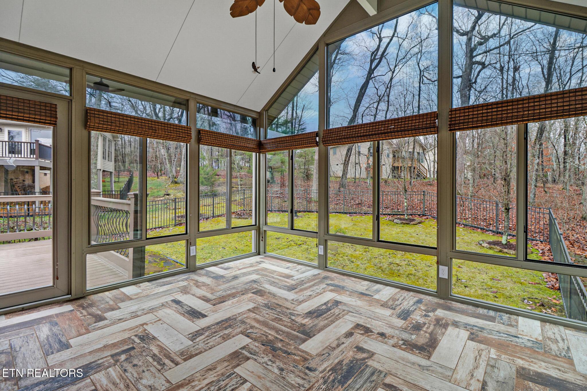 Image 3: Sunroom