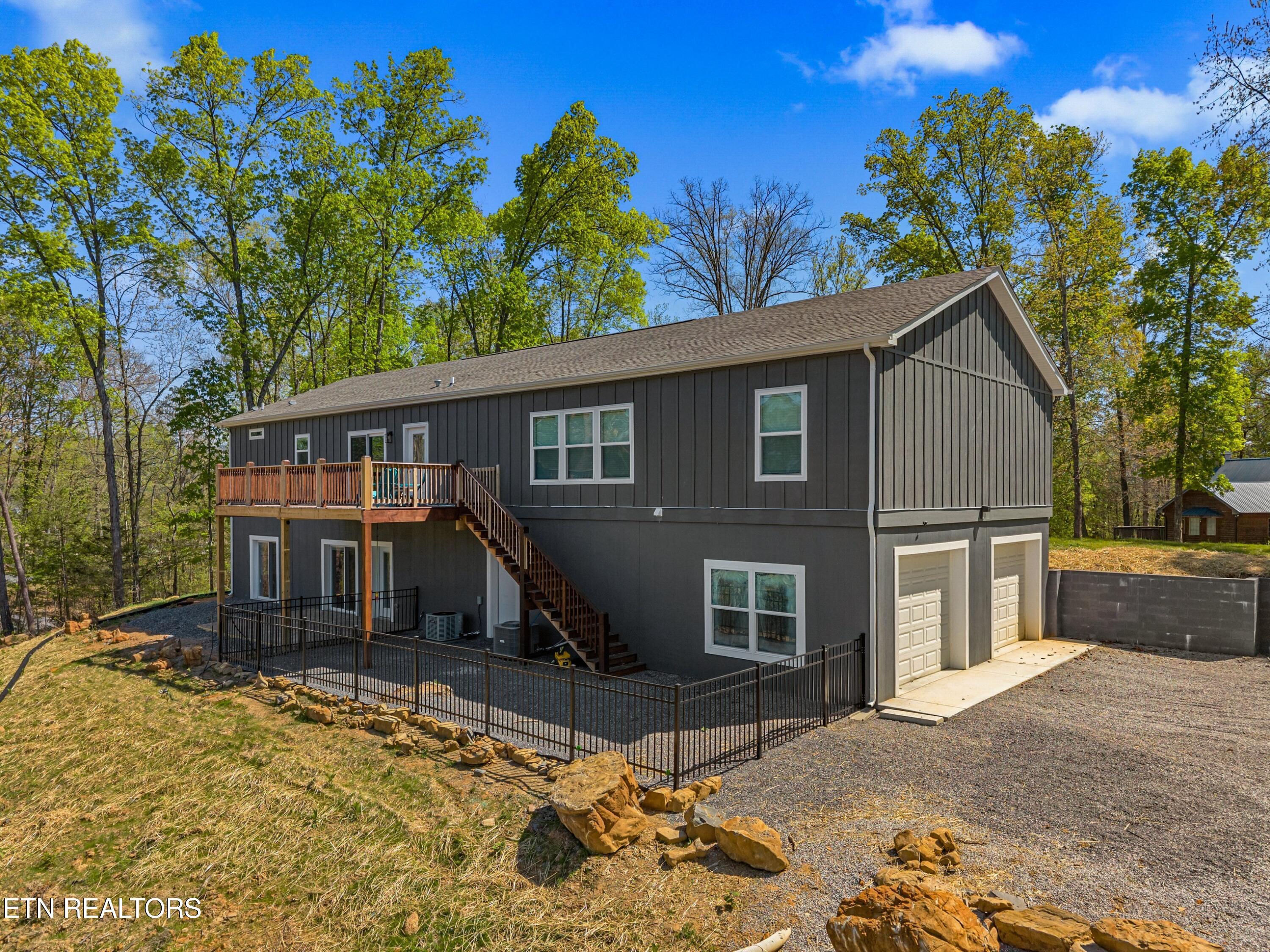 Image 2: 005-126DeerRunWay-Dandridge-TN-37725