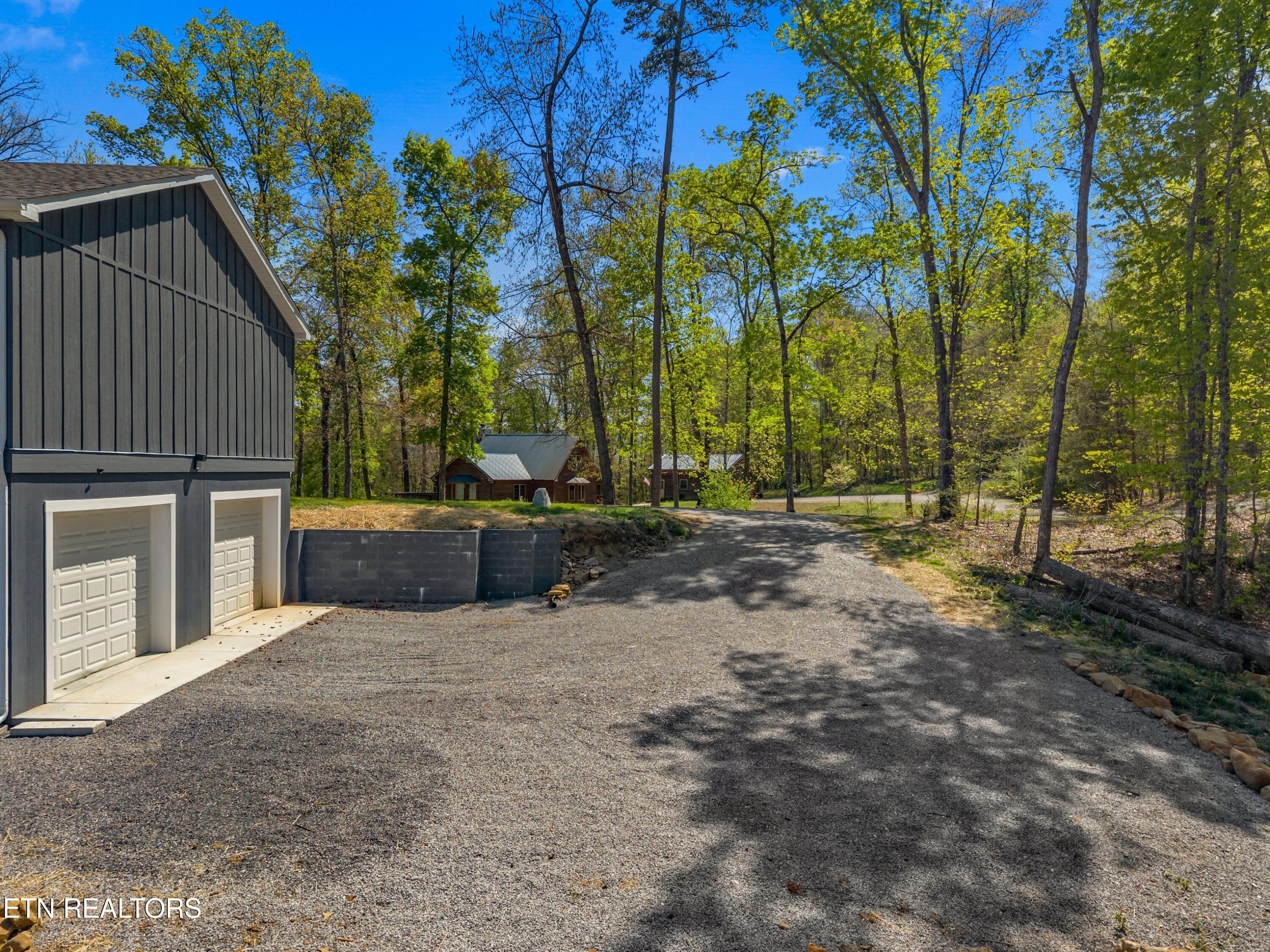 Image 4: 006-126DeerRunWay-Dandridge-TN-37725