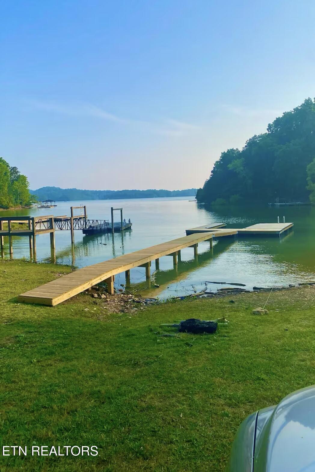 Image 4: Dock 5