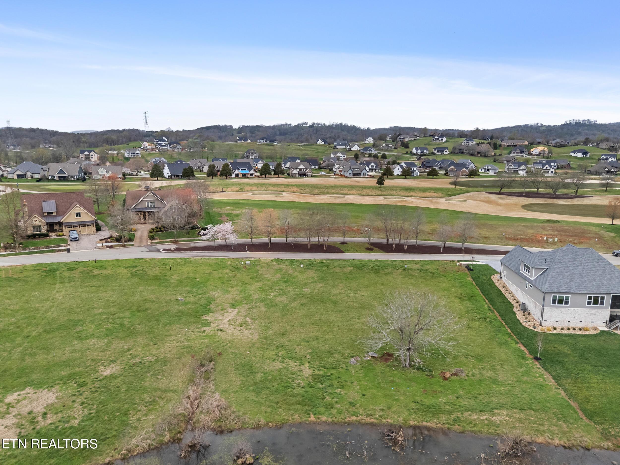 Image 3: 003-714 old barn ln