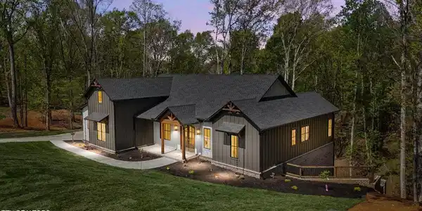 788 Blackberry Ridge Rd