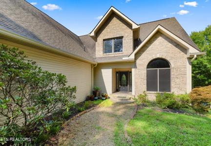 1420 Lakeview Drive