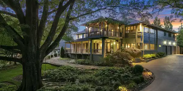 2105 Cherokee Blvd
