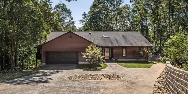 887 Blackberry Ridge Rd.