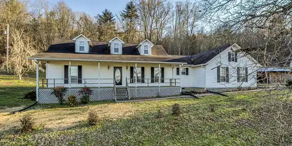 1425 Lower river Road