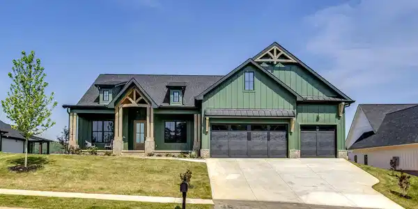 Image 3: 03_PersimmonRidge_3851_Front