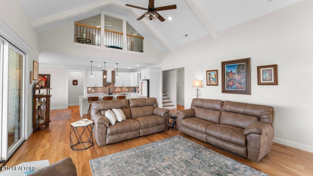 Image 4: Living Room 2 (1)