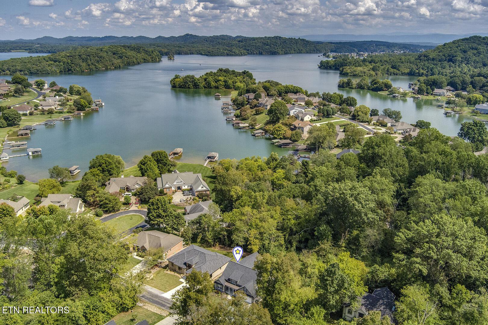 Image 3: 03_DudalaWay_310_FrontRighBirdseye01