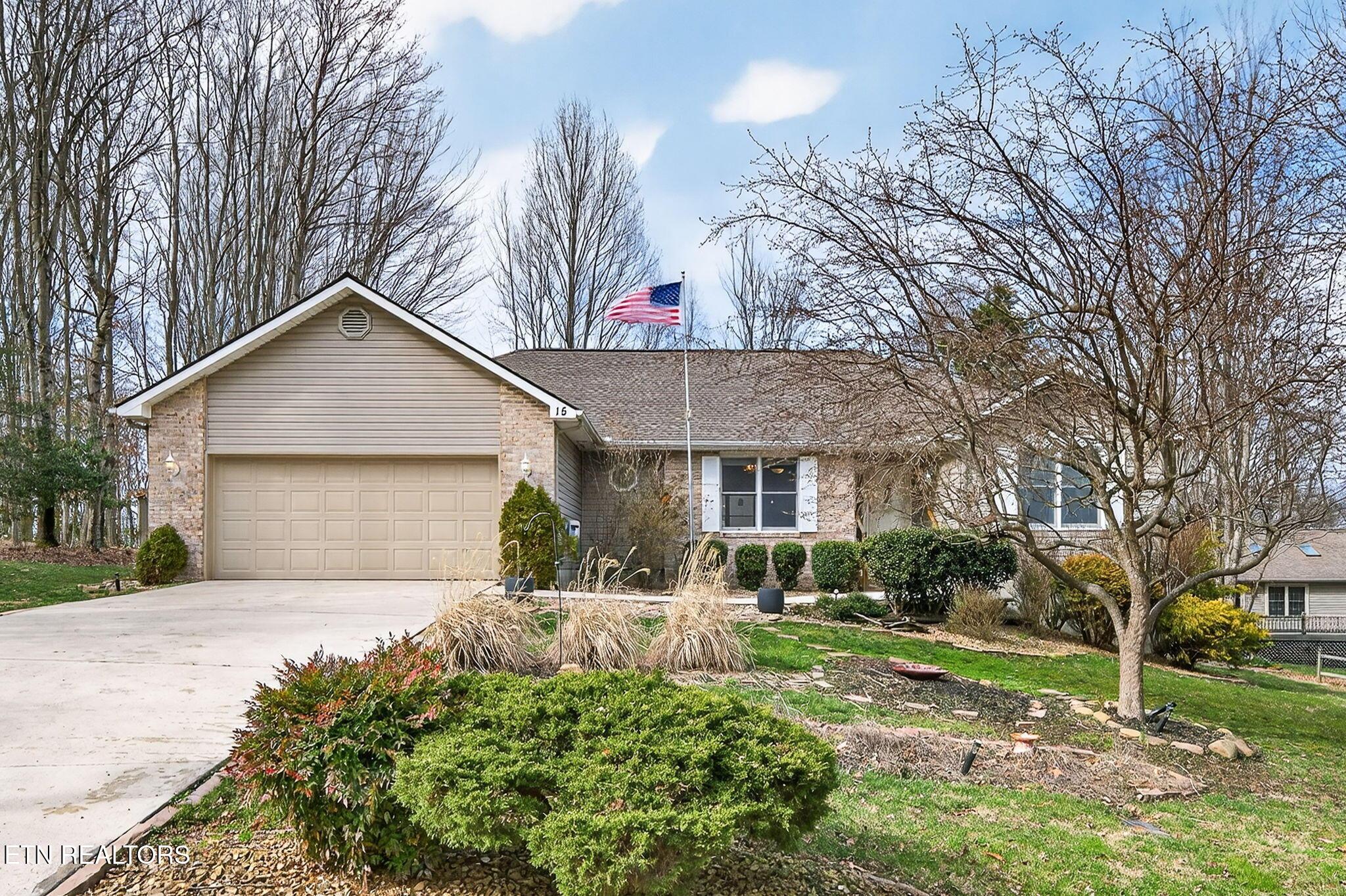 Image 1: 15 Ridge Crest Circle