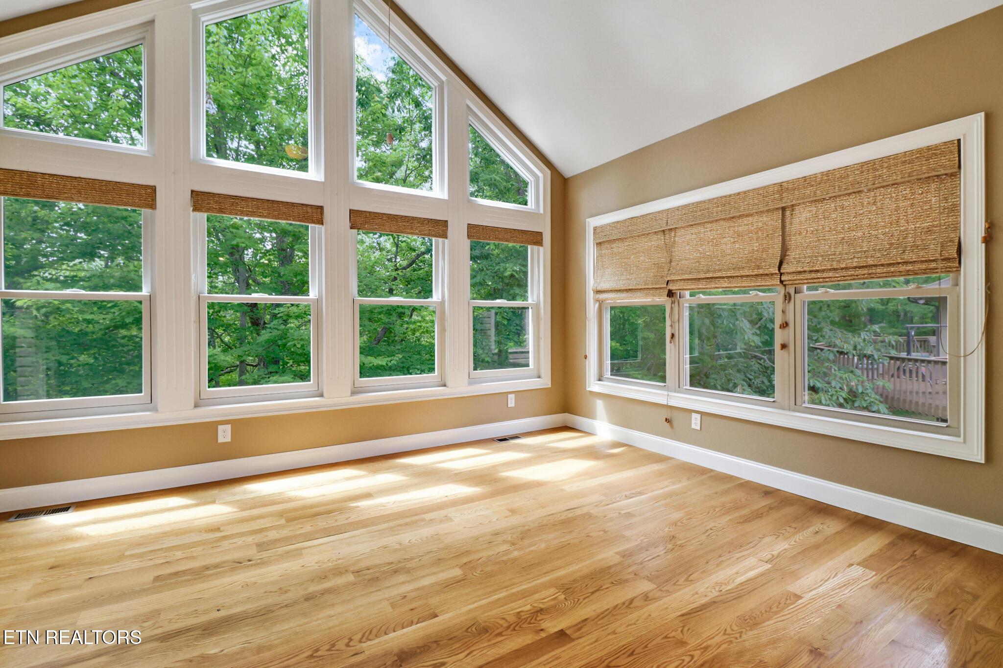 Image 3: Sunroom