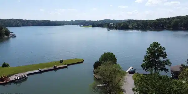 Image 2: Boat Slips/ Launch