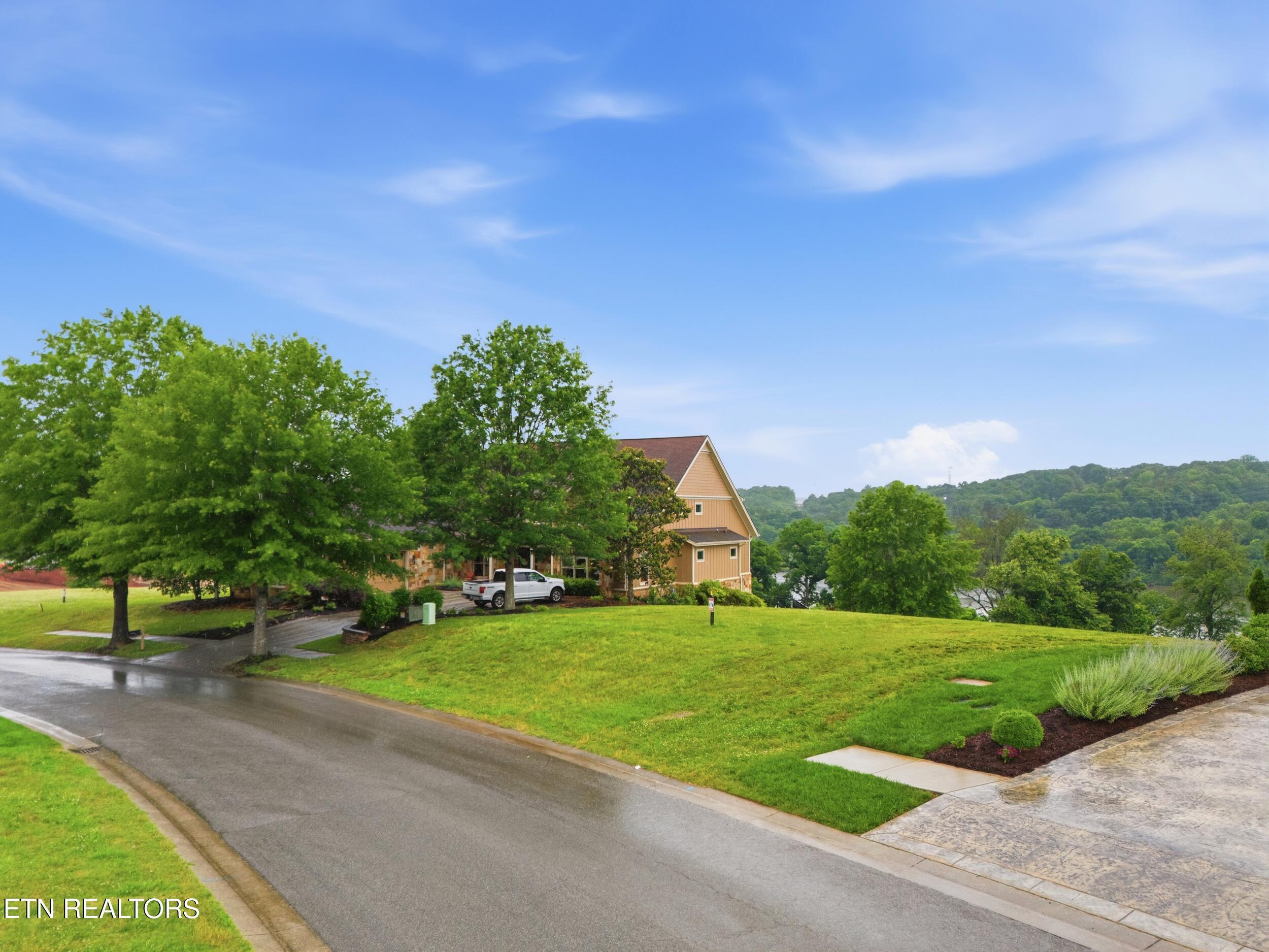 Image 3: 2327_persimmon_ridge_002