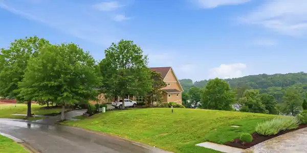 Image 3: 2327_persimmon_ridge_002
