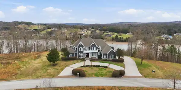 Image 3: 018_DJI_20241001225140_0140_D_autoremove