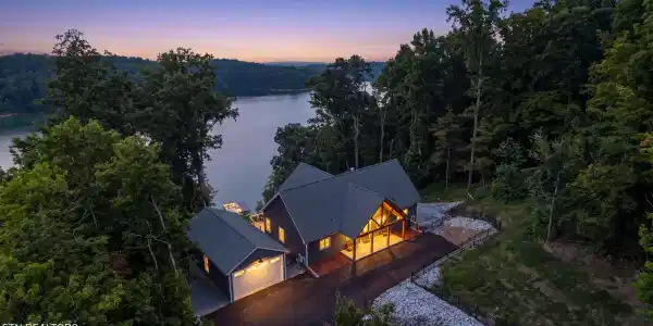 552 Fox Ridge Lane