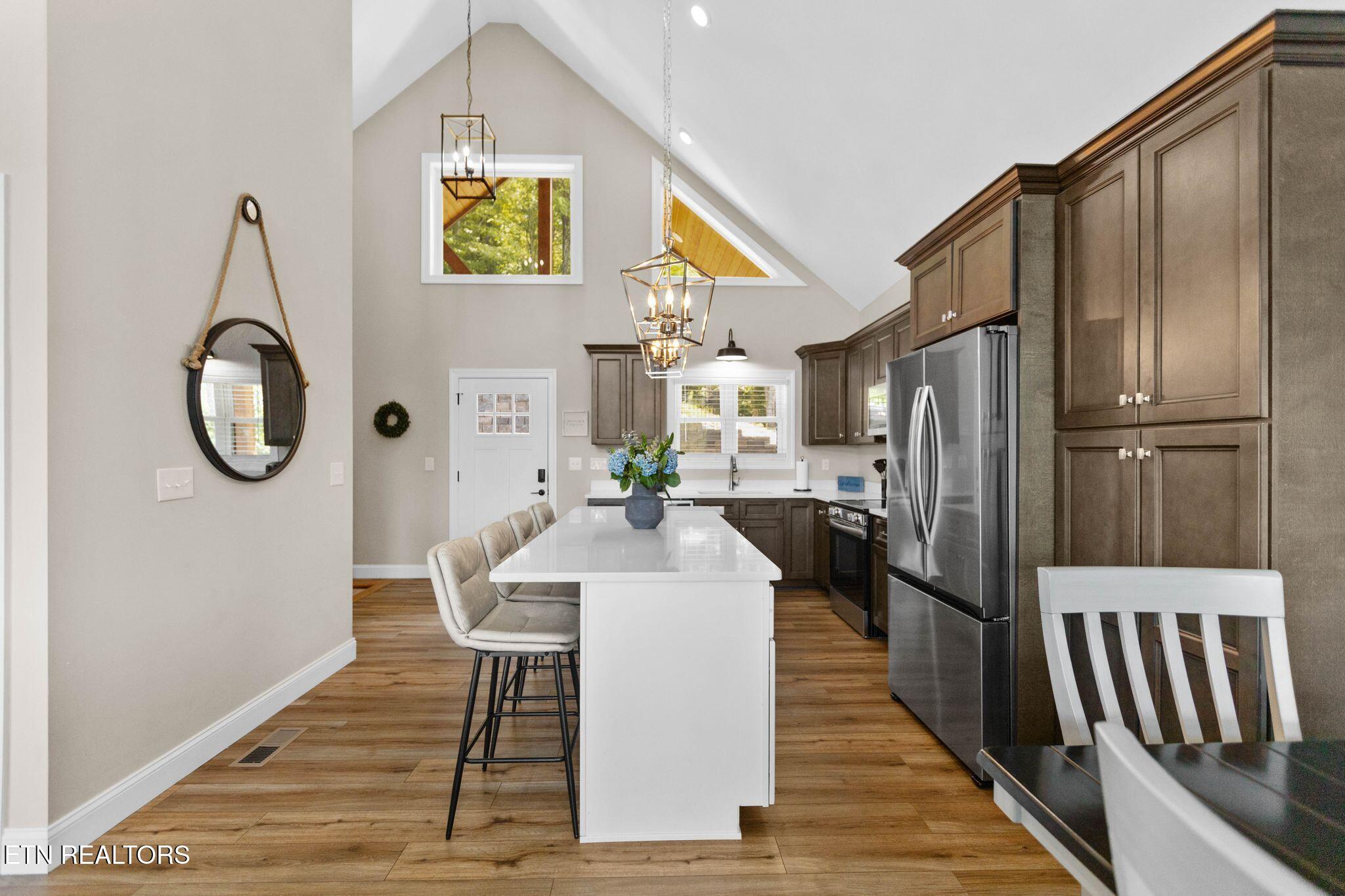 Image 3: kitchen