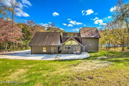 408 Lakecrest Drive