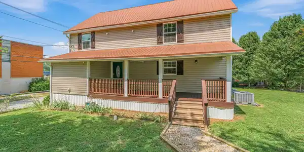 Image 4: 4-web-or-mls-431 Carter Ave-35