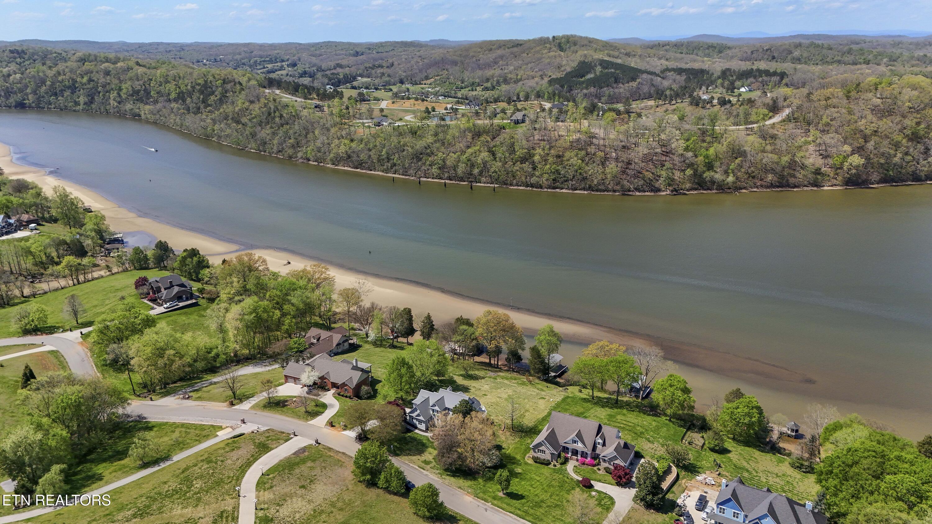 Image 3: Lakefront near West Knoxville
