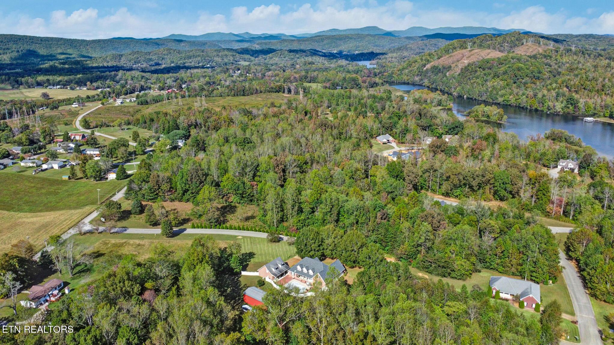 Image 4: dji_0300-dji_0302