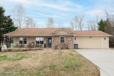 945 Holiday Lane