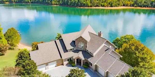 643 Crown Pointe Rd