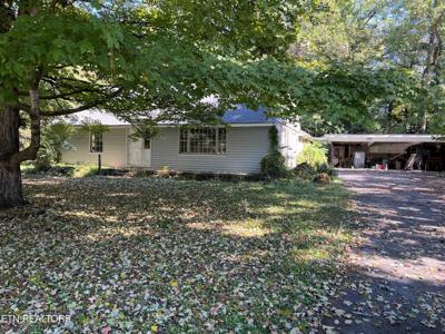 645 Lakeshore Drive