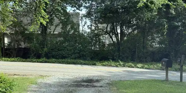 Image 4: Gravel Access rd from loop Rd. #1