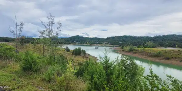 Image 2: 1 08 12 25