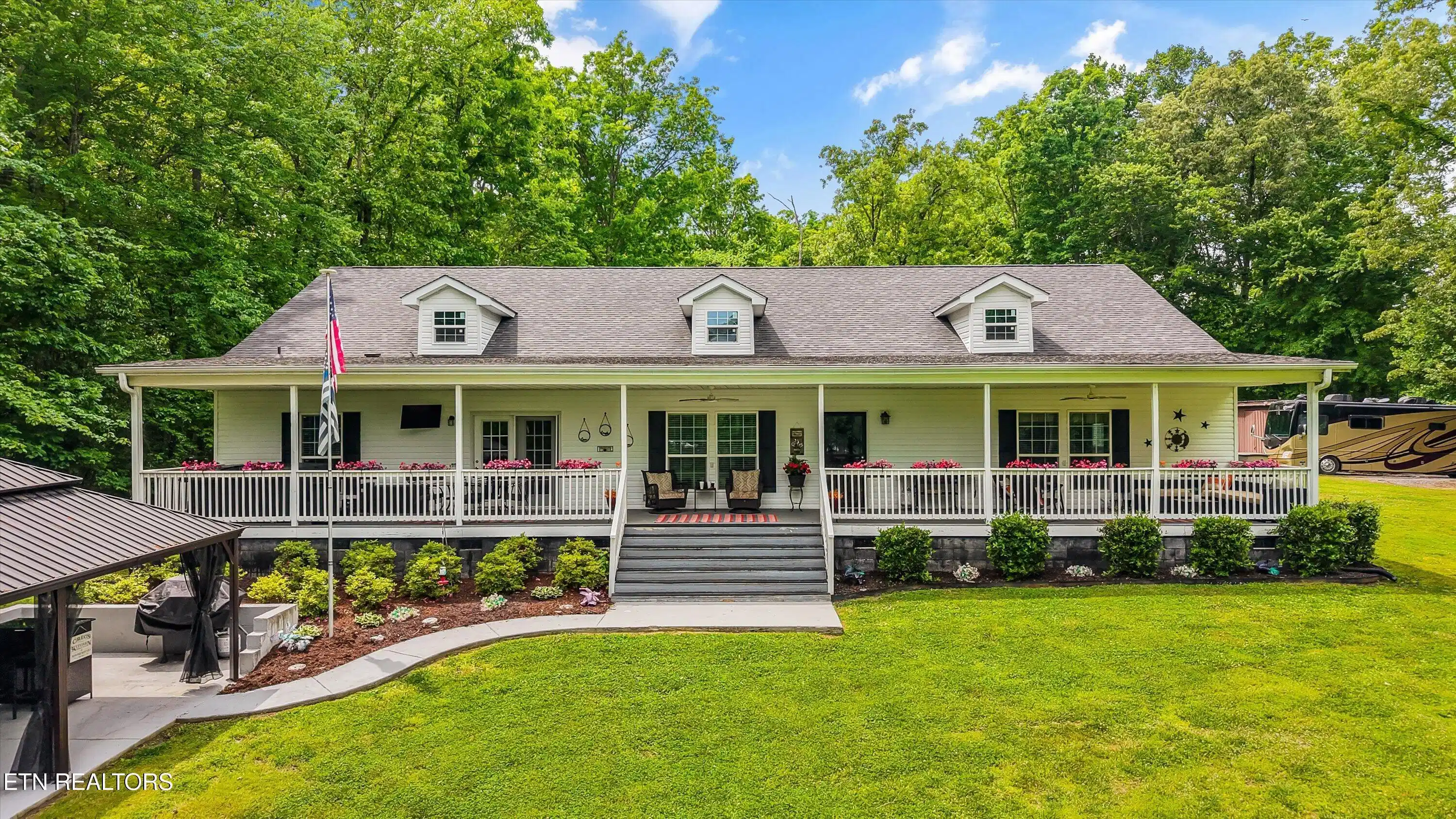 Image 1: 598 Huff Bend Lane