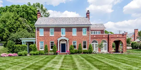 2733 Kingston Pike