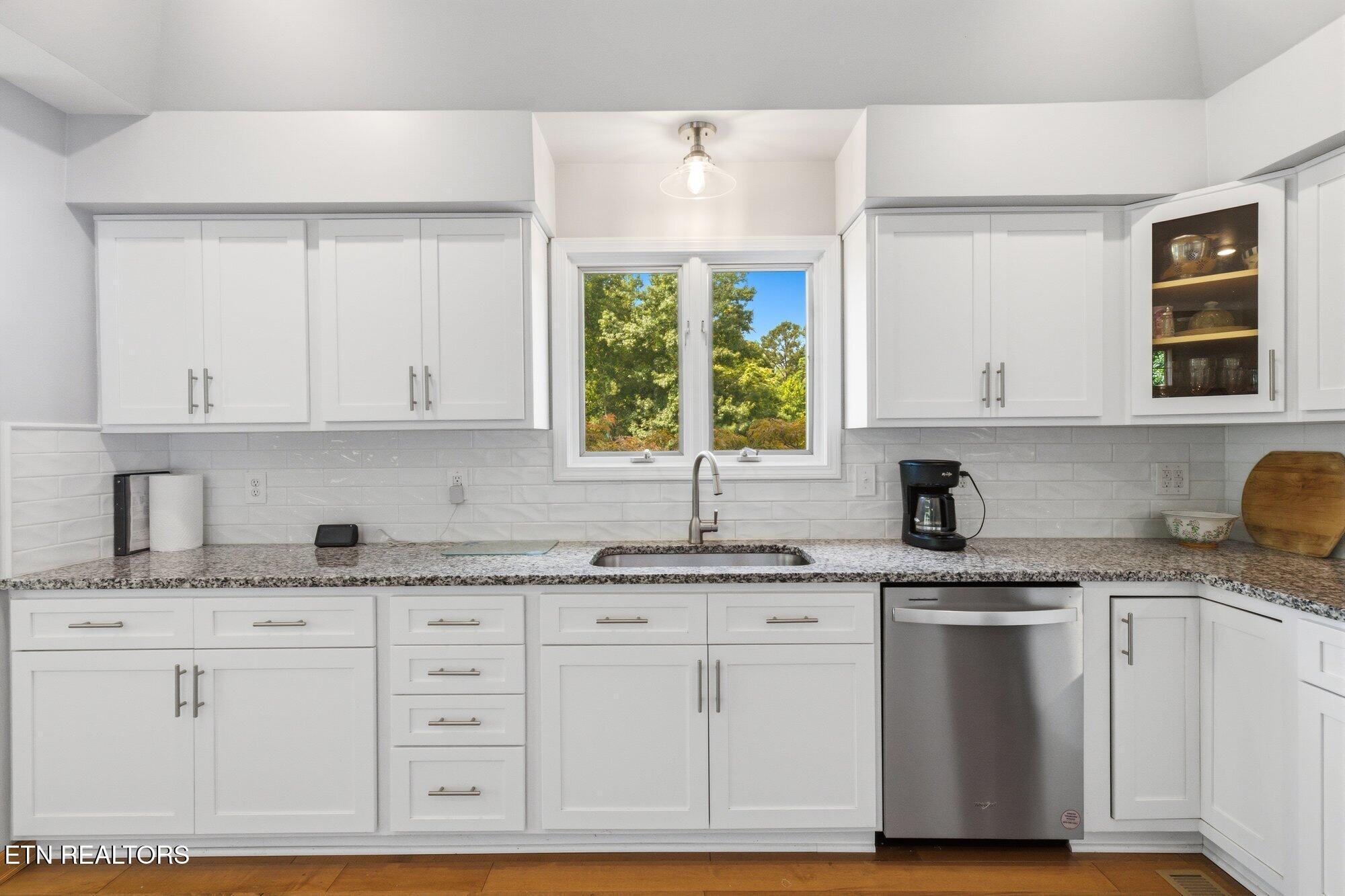 Image 4: 102-Brae-Ct-KITCHEN 3