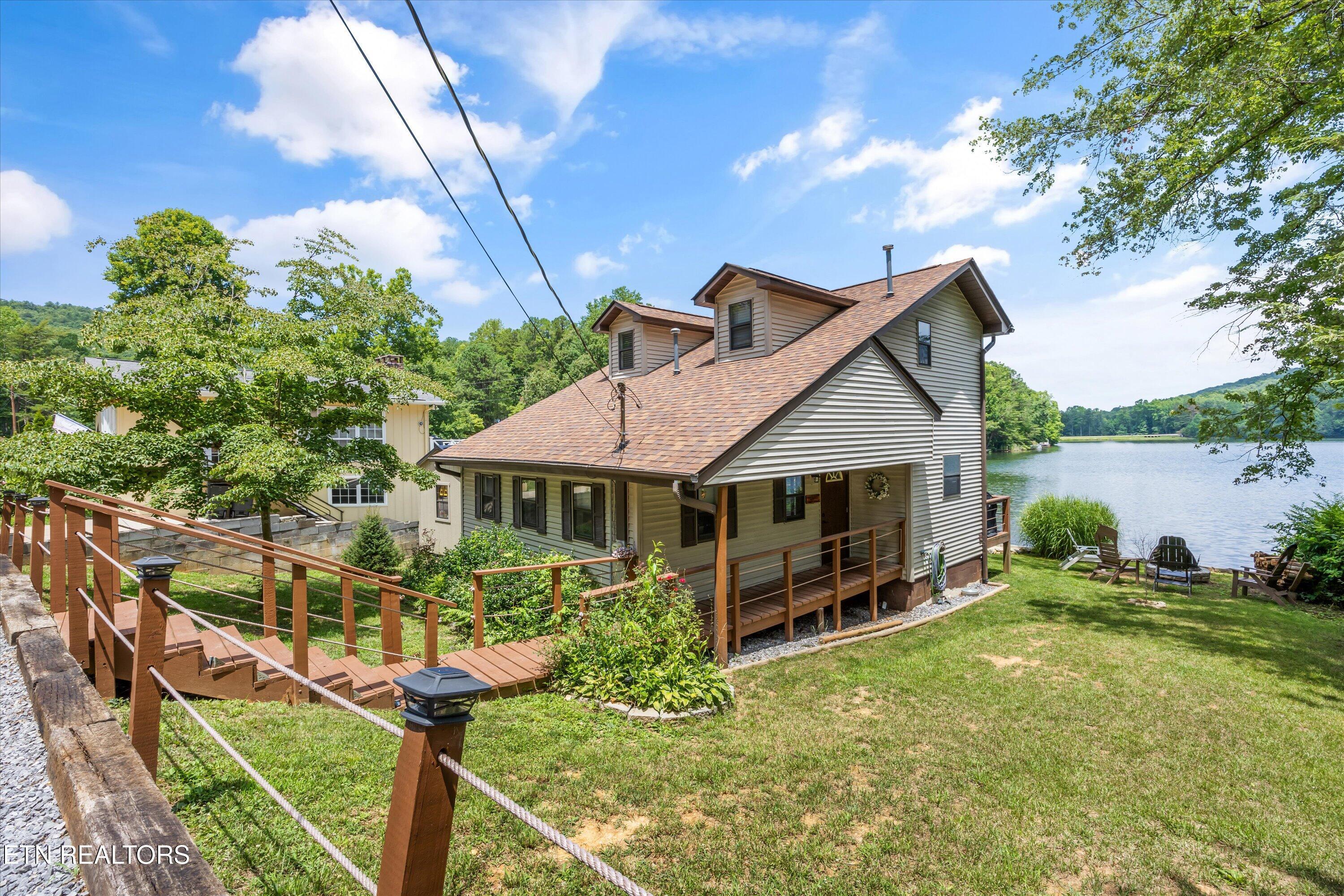 Image 2: 02-5805 Lakeshore Dr19