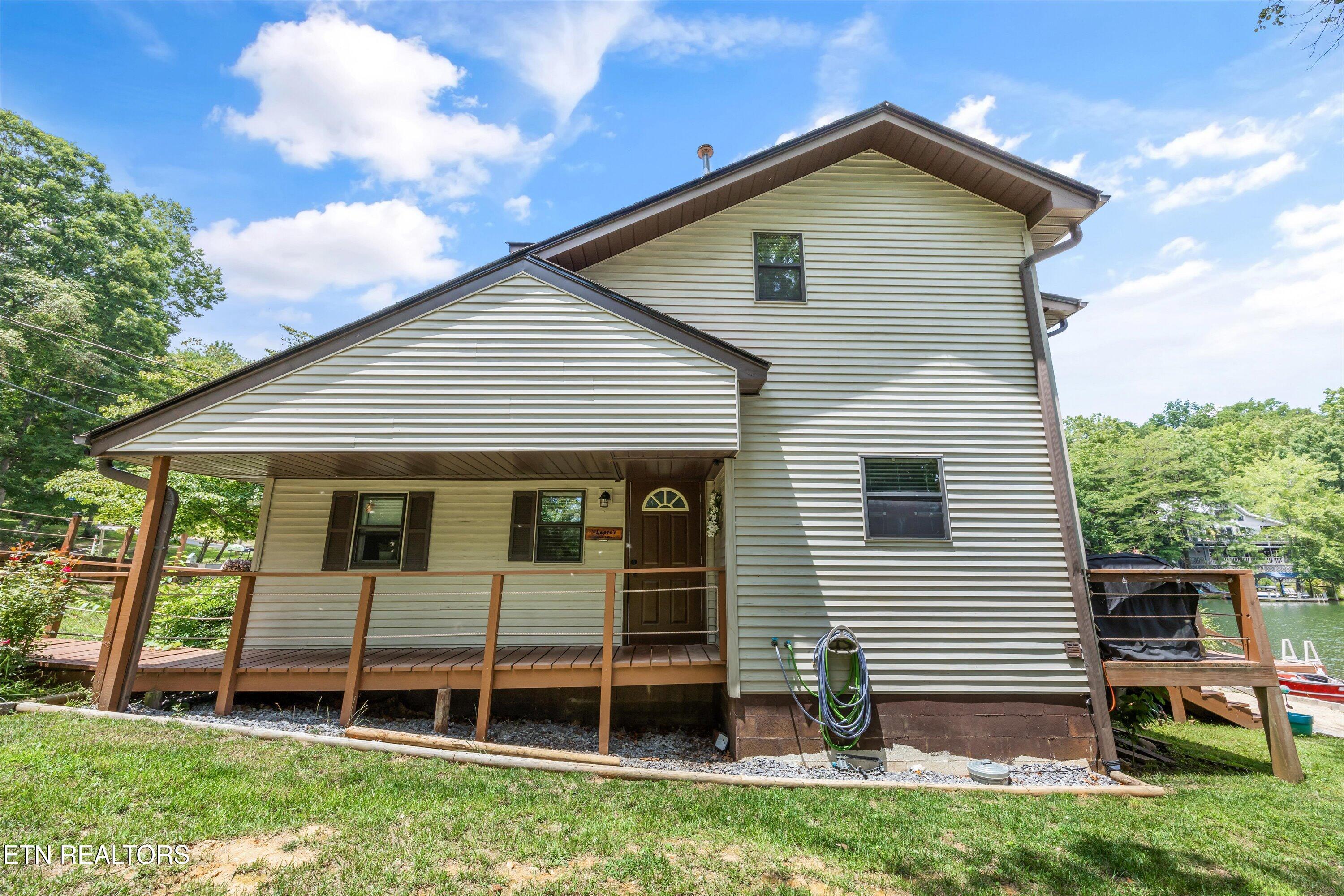 Image 3: 03-5805 Lakeshore Dr22