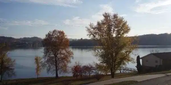 Image 3: Old list Lake view 1