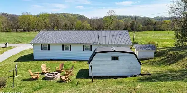 Image 3: 1585 HILL ROAD REAR